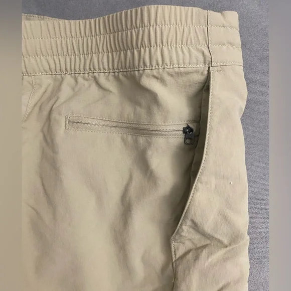 The North Face Men's Tan Shorts L/G - Picture 3 of 5
